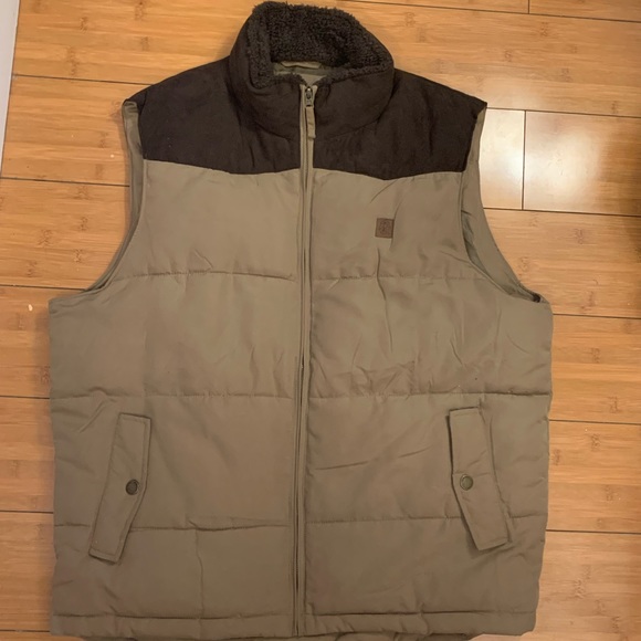 NWOT.. Men’s Lrg. Coleman,Brown&Khaki winter vest - Picture 3 of 4